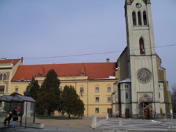 Tetõfedés - Keszthely Fõ tér